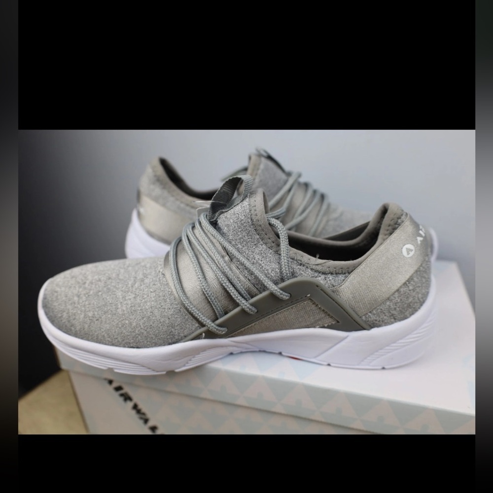 Airwalk Grey Jersey Flash Women’s Sneakers Tennis Shoes, Size 7 1/2